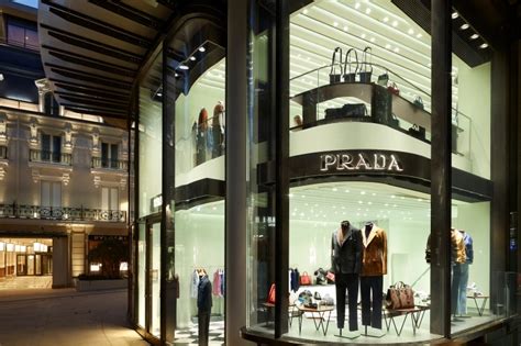 prada group amministrazione.